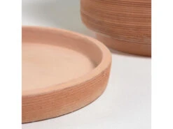 Set Van 2 Bloempotten Met Schotel KARLINA - Terracotta Bruin 14 Set Van 2 Bloempotten Met Schotel KARLINA - Terracotta Bruin -Lifetime || ESSENZA || Zuiver Winkel kave home karlina 42638