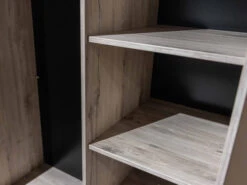 Schuifdeurkast LIMA - Lichtgrijs Eiken Grijs 33 Schuifdeurkast LIMA - Lichtgrijs Eiken Grijs -Lifetime || ESSENZA || Zuiver Winkel meubar lima slaapkamer 70852