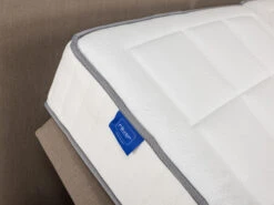 Elektrische Boxspring Incl. Hoofdbord MILANO - Bruin Bruin -Lifetime || ESSENZA || Zuiver Winkel revor milano 64838