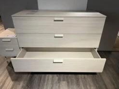 Commode PRAGA - Beige Beige -Lifetime || ESSENZA || Zuiver Winkel richter young design praga 73199