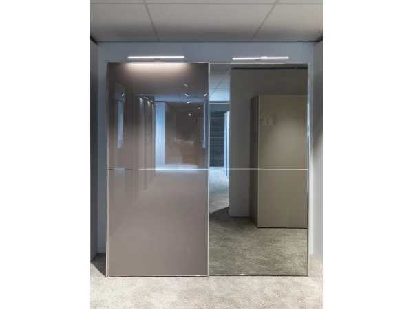 Staud Schuifdeurkast SINFONIE PLUS - Inclusief Verlichting Grijs 3 Staud Schuifdeurkast SINFONIE PLUS - Inclusief Verlichting Grijs