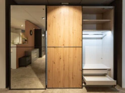 Staud Schuifdeurkast SINFONIE PLUS Met Spiegel - Eik Hout 14 Staud Schuifdeurkast SINFONIE PLUS Met Spiegel - Eik Hout -Lifetime || ESSENZA || Zuiver Winkel staud sinfonie plus 58340