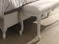 Toonzaalmodel Bedbank MADELEINE Wit